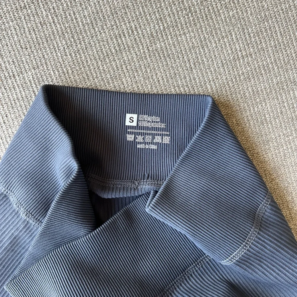 2-Piece Ribbed Workout Set - Picture 4 of 4